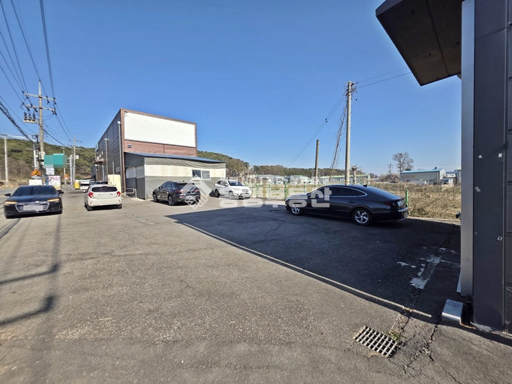 경기 화성만세구 양감면 신왕리 1동 2차선 접ㅣ광고효과 높은 신축급 60Pㅣ내부사무실 월세 매물번호 10022 사진 2